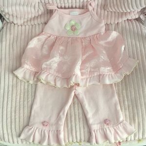 Girls outfit. Very soft